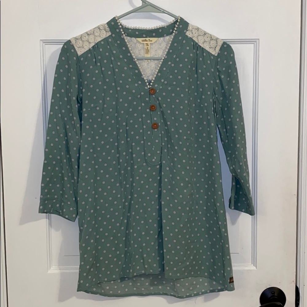 Light Green Blouse w Light Blue Dots & Cream Lace